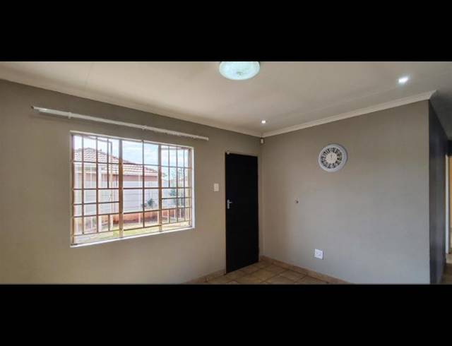 3 BEDROOM HOUSE FOR SALE IN SKY CITY